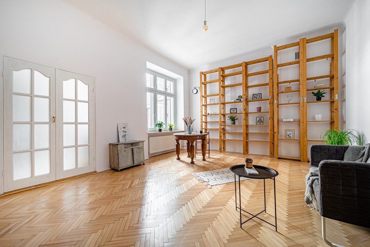 1/2 pokoje w odrestaurowanej kamienicy na Powiślu