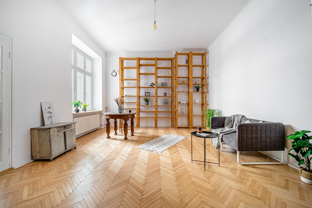 1/2 pokoje w odrestaurowanej kamienicy na Powiślu