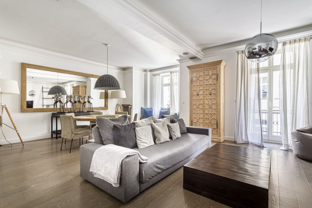 Al. Ujazdowskie | 2 sypialnie | Kamienica | Balkon