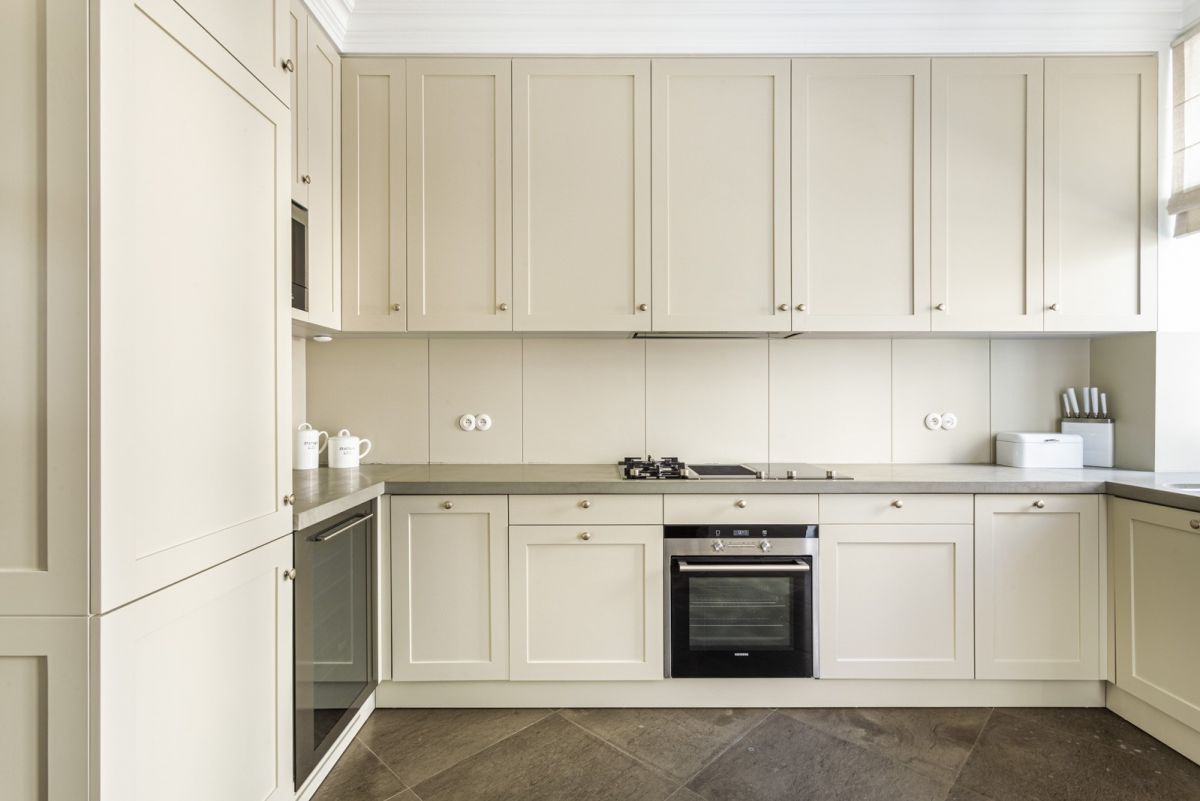 Al. Ujazdowskie | 2 sypialnie | Kamienica | Balkon